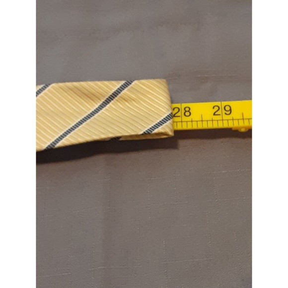 Tommy Hilfiger Gold with Navy striped pattern all silk Tie 1292 USA - Picture 7 of 7